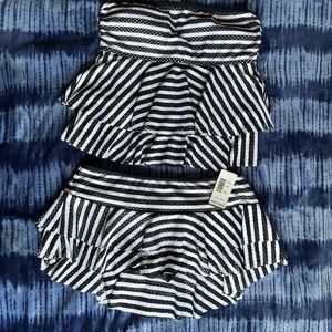 Kenneth Cole Ruffle 2 piece bathing suit bulk/wht size large